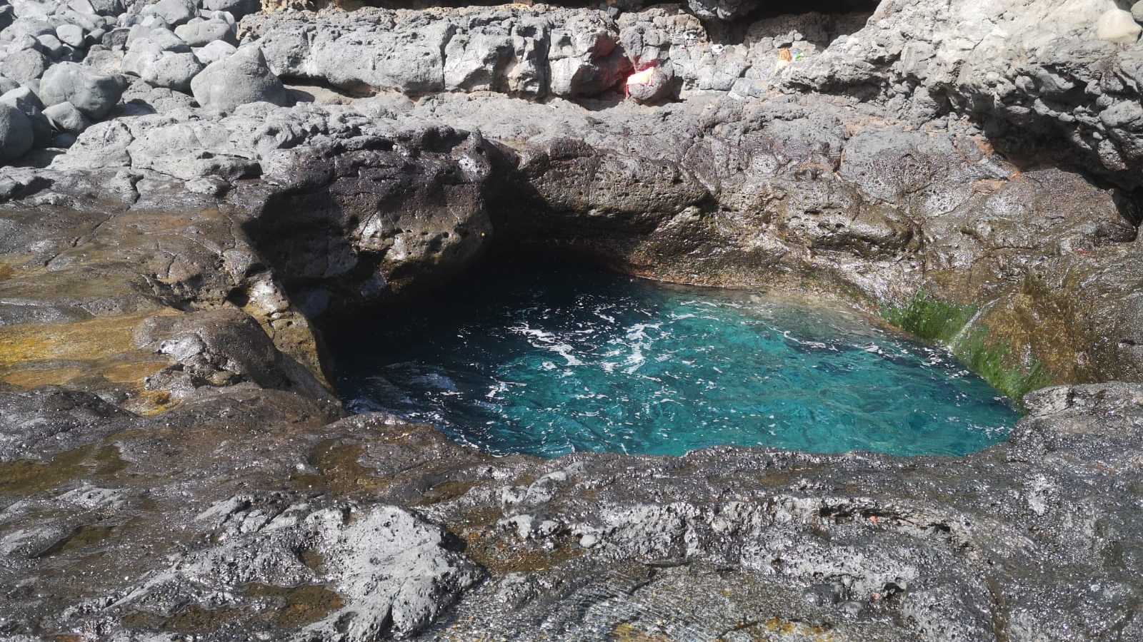 Típica piscina natural, también llamada "charco", de la costa norte de Tenerife